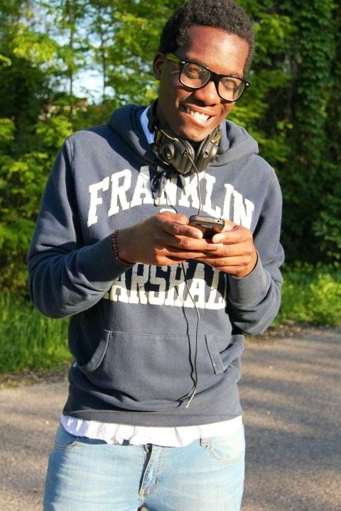 theYoungIssue's tweet image. Hey! New post dj I want your Headphones !! on my blog theyoungissue.blogspot.com watch it :)