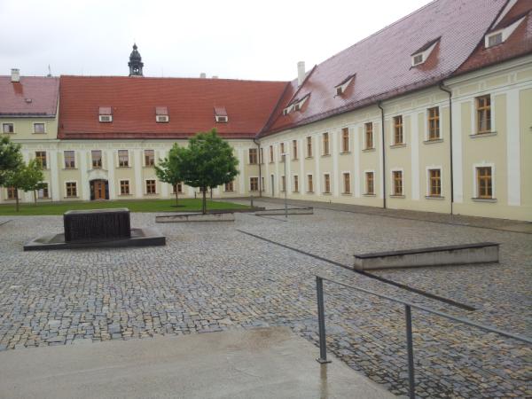 C_S_Z_'s tweet image. Netter Informatik Campus, so ein altes Kloster... #isc2012