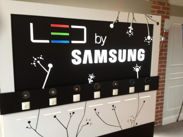 idemlocation's tweet photo. Lille. Première ville du TDF Samsung. Mission remplie. Cinq heures de montage. http://t.co/xDq5fNju