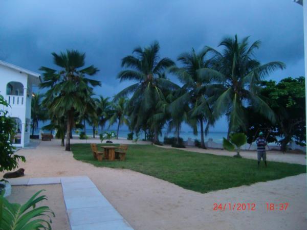 TravelSpree's tweet photo. Seychelles, just before an evening shower in February http://t.co/JG80Wg4Y