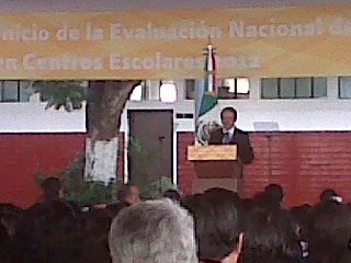 Felipe Calderón y José Ángel Córdova dan el banderazo a la prueba enlace. Oficialmente, Oaxaca se niega a participar