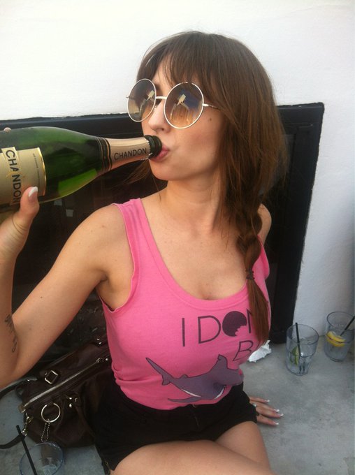 Yummy yum yums http://t.co/ml5lrVkM<a href="/tag/beaware"class="tags"><span>#beaware</span></a><a href="/tag/imclothed"class="tags"><span>#imclothed</span></a>