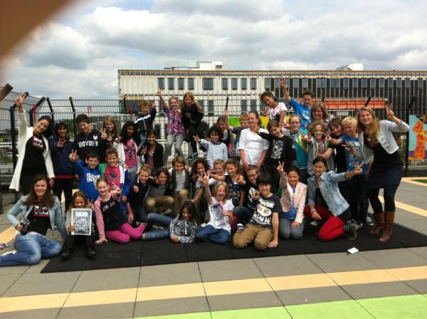 unit4saffier's tweet image. Ons filmpje voor War Child heeft GEWONNEN!! @marcoborsato welkom!!