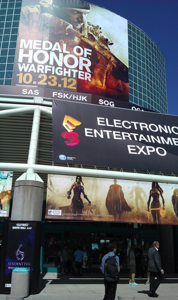LuiCalibre's tweet image. At #E32012 early.