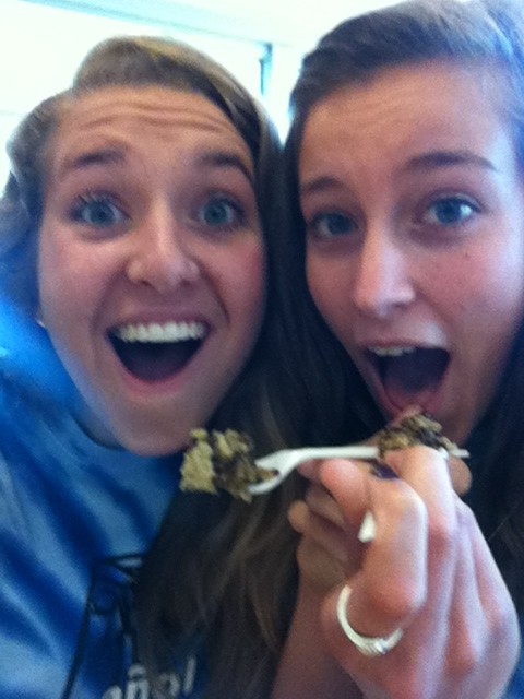 isabay121's tweet image. Super secret scone break! #seniorprank2012 #rebels #notgoingdownwithoutafight @abEanne16