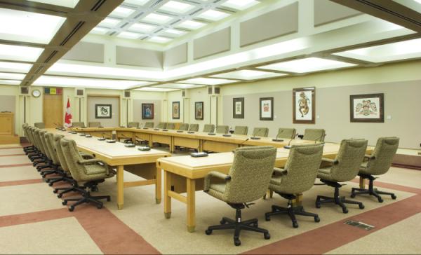 SenatCA's tweet image. Salle des peuples autochtones (éd. du Centre) expose des œuvres d'art d'artistes autochtones du Cda #SenCom #SenCA