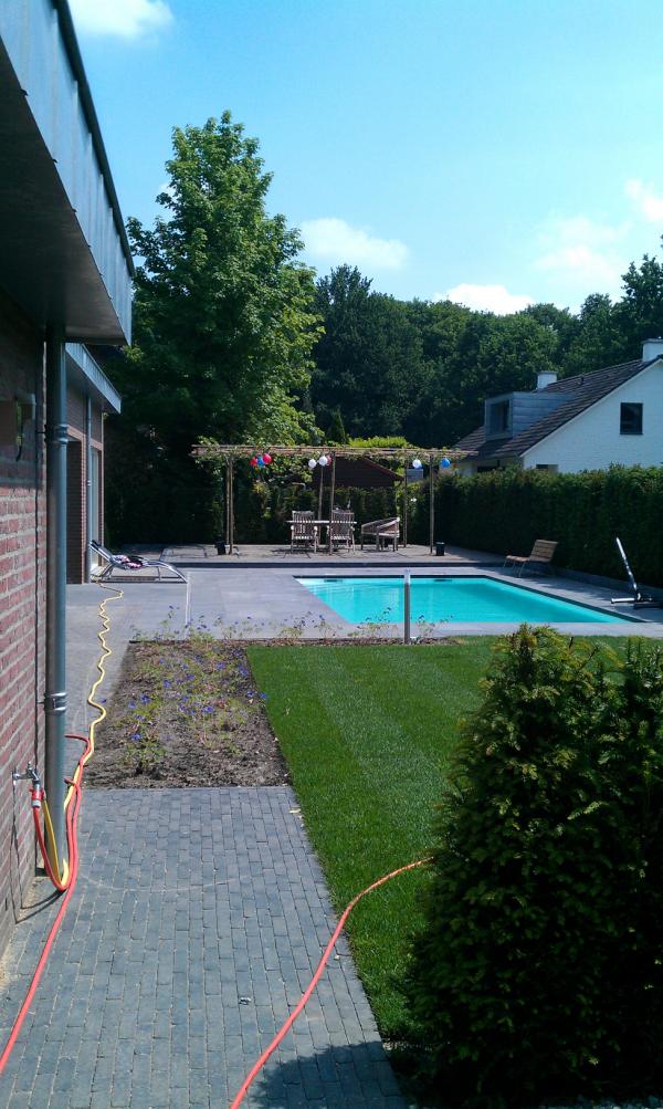 uwhovenier's tweet photo. Prachtig toch. Weer een tuin bijna klaar.... http://t.co/mrVK79GB