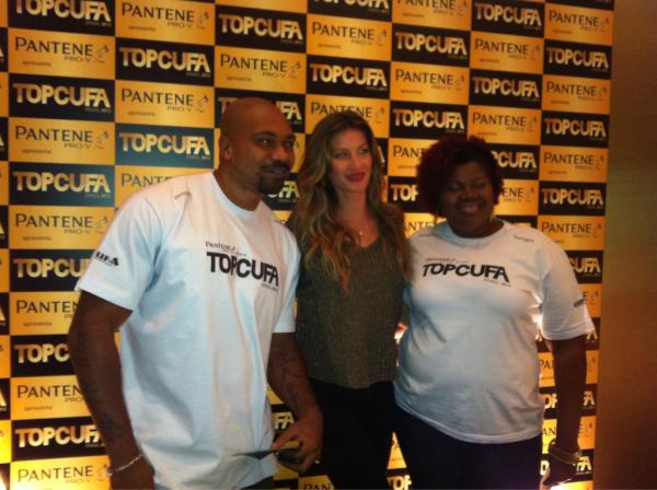 Showw RT <a href="/gabriela_onofre/">Gabriela Onofre</a> #TopCufaBrasil Gisele ja chegou!!  #Pantene