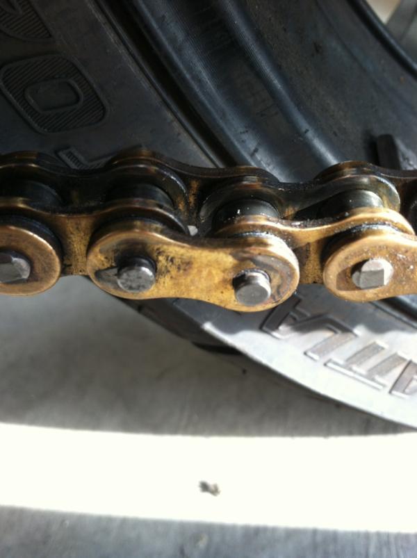 thenighttrader's tweet image. Whew! Glad I decided to lube the chain before leaving for #NSCoderNight!! Clip missing from master link :S.