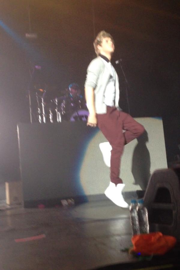 olgacain's tweet photo. Crazy Irish dance!! Great to have you here!!! @Harry_Styles @Real_Liam_Payne @NiallOfficial @zaynmalik @luis_tomlinson http://t.co/0ijaq7YC