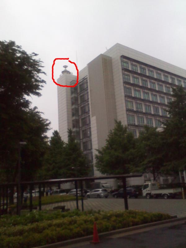 千葉工業大学 惑星探査研究センター 千葉工大 にはかつて鯨観測衛星のために整備された衛星通信用のアンテナが7号館の屋上に設置されています このアンテナを 超小型衛星プロジェクトで利用するために 改修準備中です Nn Http T Co Xfuxbxmo