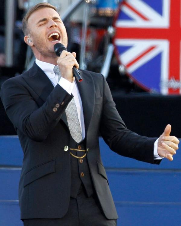 Gary Barlow took to the stage at Monday's #Jubilee concert #wearingwestwood MAN