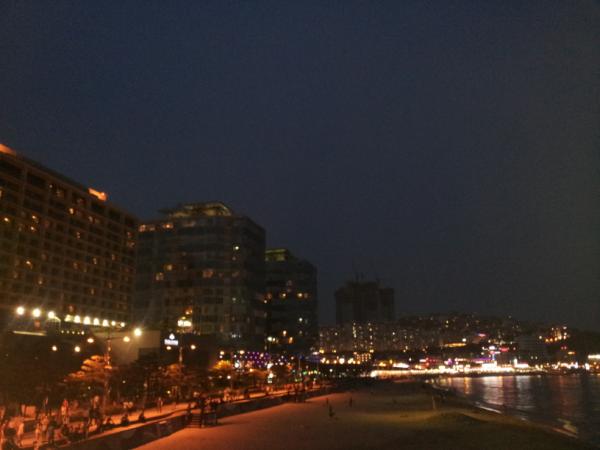 say8359's tweet photo. 지금현제 해운대의 밤 http://t.co/Ky1EM5KN