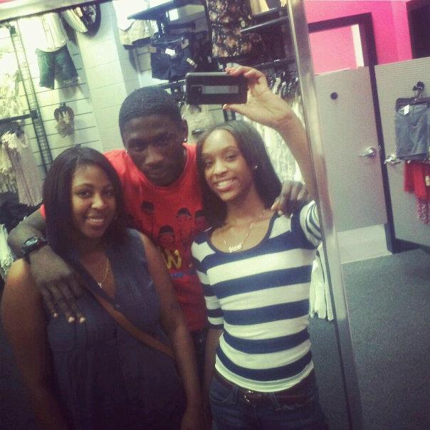 Bestfriend n Mini Me :) http://t.co/BtIQnsvQ<a href="/tag/swagg"class="tags"><span>#swagg</span></a>