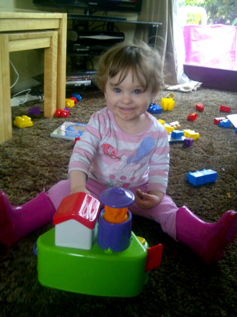 sezlucyloo007's tweet photo. My very gorgeous lil lady! Almost 2yrs old! #proudmummy! X http://t.co/q2XWzQb9