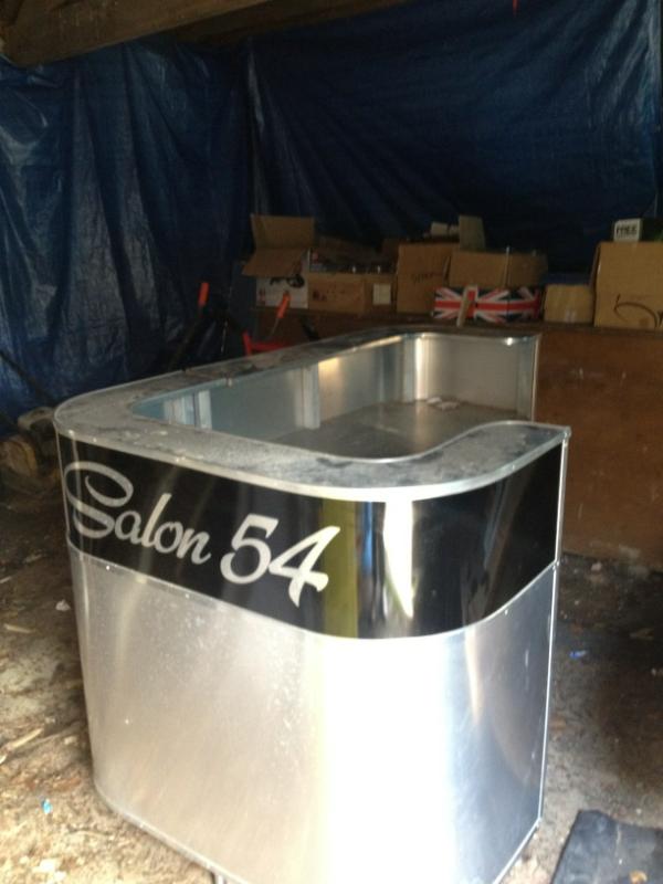 db_simmo's tweet image. My mobile bar project starts with a £50 reception desk from a hairdressers. #project54 #fb
