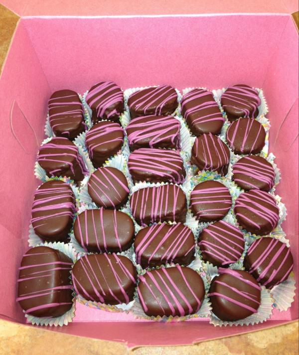 Sweeter_Side's tweet photo. Raspberry petite fours! #desserts #sweets #kerrville http://t.co/xQQx4GkX