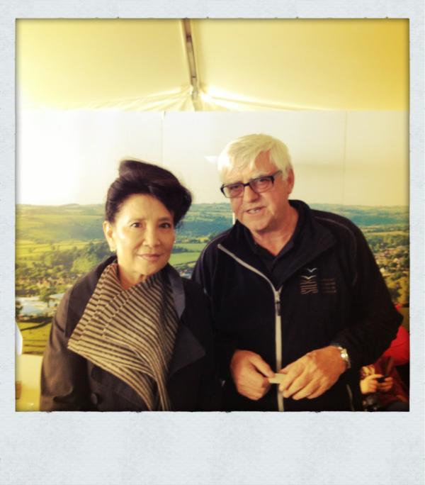 Styreleder John Rullestad i samtale med Jung Chang, forfatteren av Ville svaner. Kommer hun til SILK?