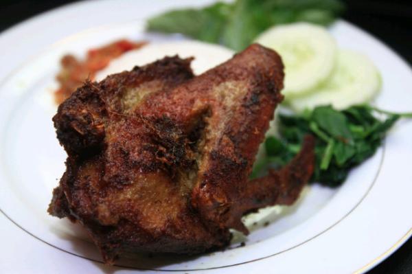 bebekmentokpard's tweet photo. Mentok goreng sambel plelek pedas... http://t.co/eikhZwba