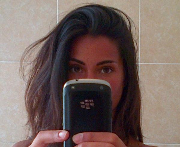 NargiFederica's tweet photo. il mio nuovo blackberry :-) http://t.co/Vrmnxvsj