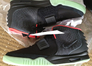 SayItWitUrChess's tweet photo. I like the black ones better personally! YEEZY!! June 9th http://t.co/HSVPrU2c