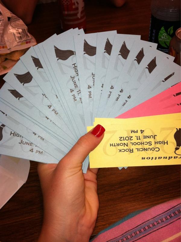 lunalovegooodd's tweet image. graduation tickets #divorceproblems #bigfamilyproblems