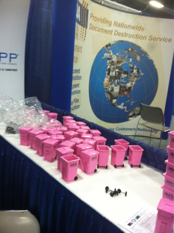atisecuredocs's tweet photo. Putting together the freebies. #breakthroughs #premierbreakthroughs http://t.co/7KUX4OjA