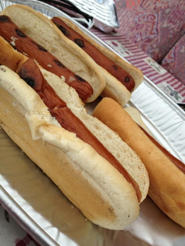 Kristinevaag's tweet photo. Pølsefest på hytta http://t.co/i0U4GyNc