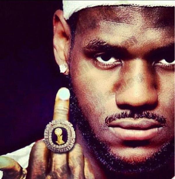 FlavGabel01's tweet photo. WiiiiiiiiRT @Sando07: Ha! #MVP #HeatChamp http://t.co/AsmL28HW
