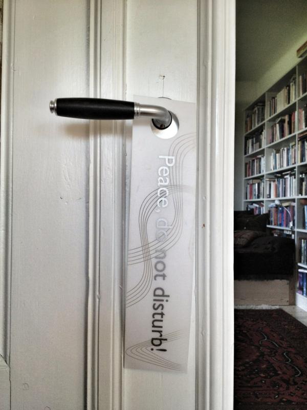 AnnaKristense's tweet photo. Fredsforskerhumor http://t.co/LCk9fWgN