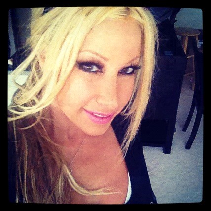 Feeling so refreshed.. Walking the baby in a few. http://t.co/zlcd5xG9