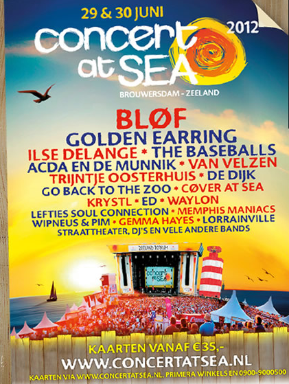 Politie's tweet photo. VOLG @PolitieCAS als je naar het grootste popconcert van #Zeeland gaat. #Veilig #politieteam #CAS2012 http://t.co/VRKGKvZ6
