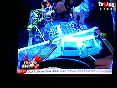 ucoggemill's tweet image. #Temansebangku feat #bottlesmoker @RadioShow_tvOne