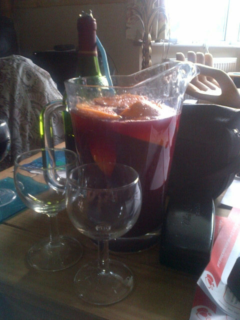 HannahMitchhh's tweet image. I owe whoever invented Sangria a LOT #mmmmmmmm #sofruity #yummo