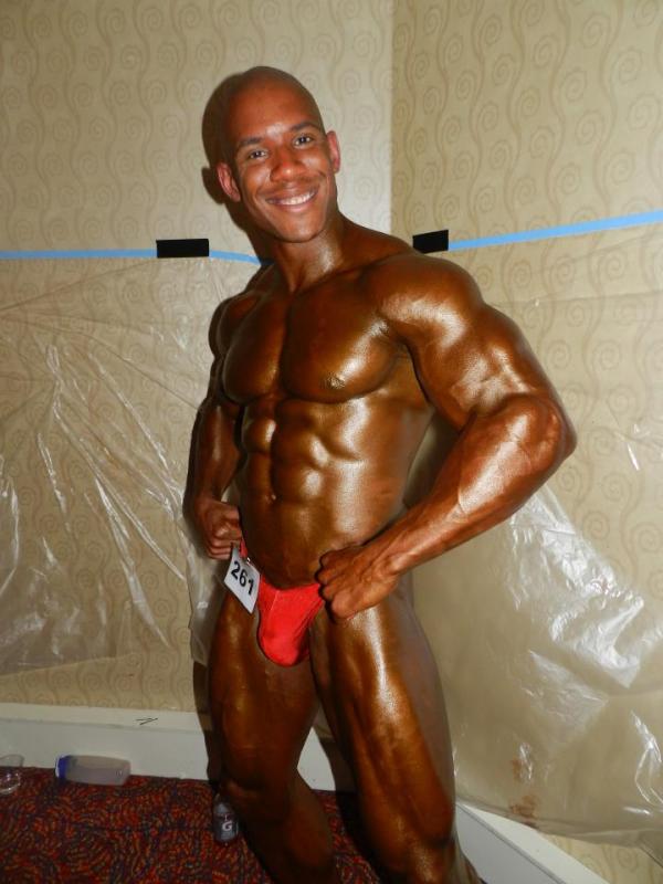 MMLatino's tweet photo. El Campeón Musclemania® Britania 2011 ROGER SNIPES hizo su debut MM Pro en Miami. http://t.co/Zmr1Ygoa