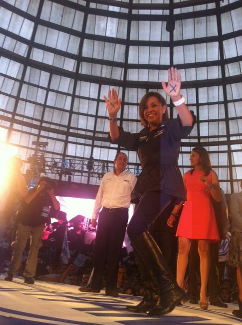 PANfromhell's tweet photo. Vota así! @josefinaVM http://t.co/kr1ydVzc