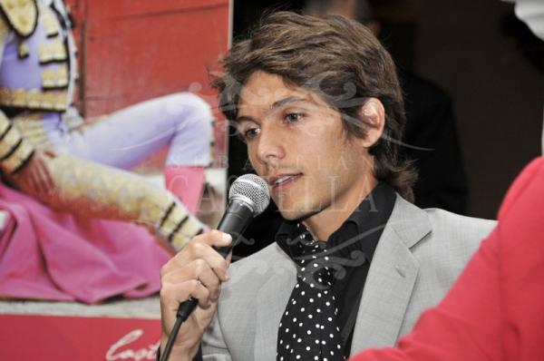 Dentro y Fuera del Ruedo es Un Artista ! #SebastianCastella