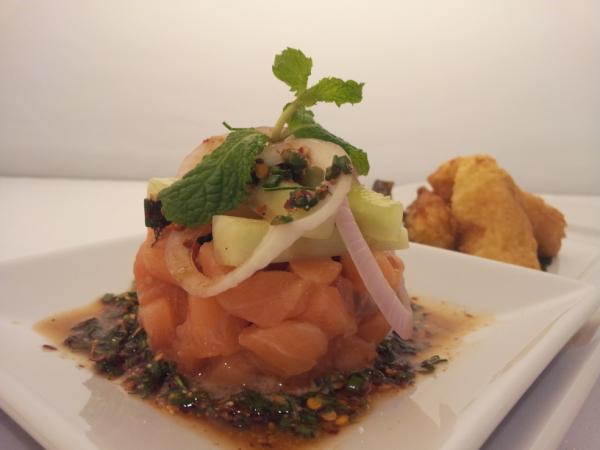 CentralFoodloft's tweet photo. อาหารไทยโดนๆครับที่ FoodLoft แจ้งวัฒนะ ครับ จานนี้อร่อยเว่อเวินครับ ลาบ Smoked salmon http://t.co/GKpGfsby