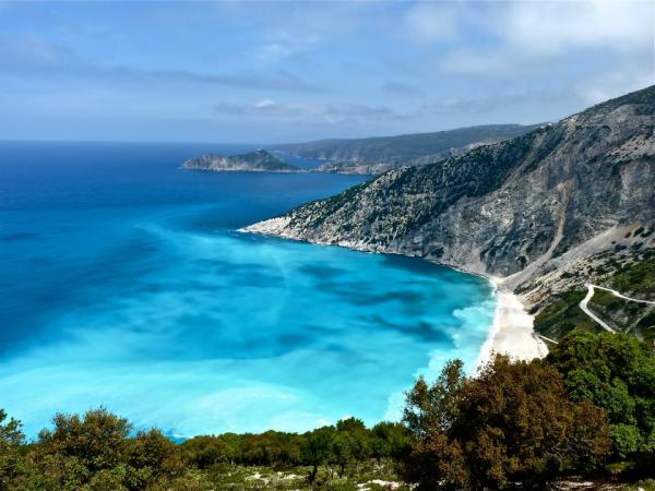 KefaloniaGreece's tweet photo. RETWEET if you will be in KEFALONIA this summer searching for your Greek Soul Mate!
http://t.co/49uEWTi3 http://t.co/mBC9MrVf