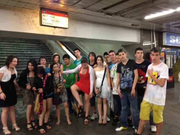calgravat's tweet photo. Praga de nit http://t.co/ftbvKzVH