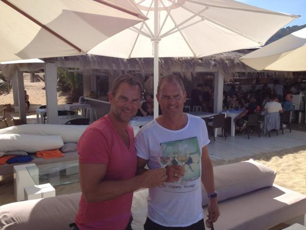 Wij proosten op het nieuwe seizoen . Laten we hopen op een trilogie . Proost 
Cheers to the new season. F&amp;R