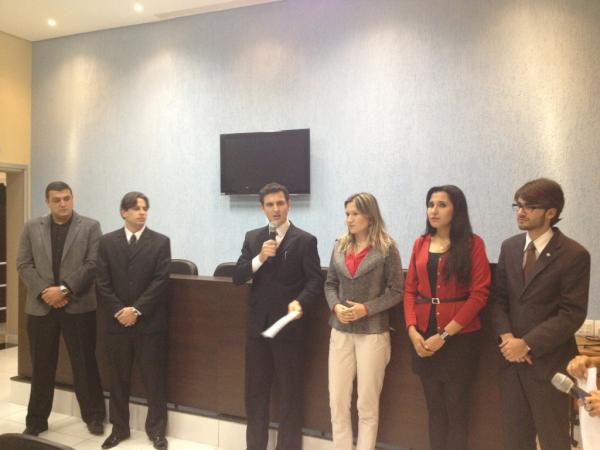 oab_e's tweet photo. Está criada a Comissão do Estagiário e de Assuntos Estudantis da OAB de Lavras. Parabéns à recém empossada diretoria. http://t.co/hadDQfTS