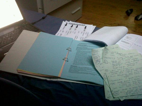 AmberVanBelle's tweet photo. Hier zitten we weer... #studeren http://t.co/GVZNzahO
