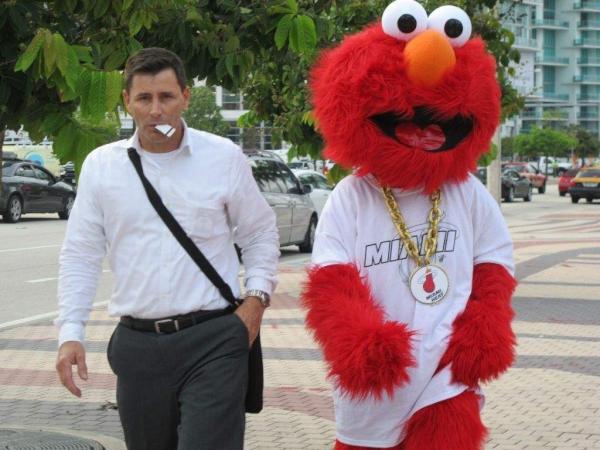 DeborahTiempo's tweet photo. HEAT! “@RobbyCortes: Ja! Hasta Elmo es fan del #MiamiHeat ! ¿Quién ganará??? (Via @CNNkimsegal) #NBAFinals2012 http://t.co/rOb5pB7R”