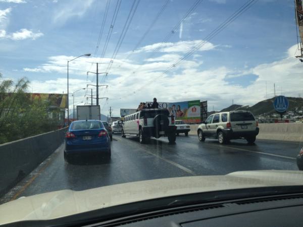 Vigilamty's tweet photo. #AlertaMty #mtyfollow atencion a esta situacion. Que esperan las   Autoridades http://t.co/Y4ojnrwU
