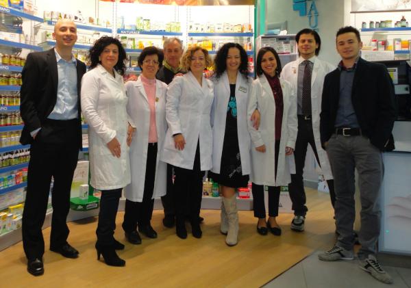 FarmaciaAlfidi's tweet photo. Foto di gruppo!!! http://t.co/mfftO9TB