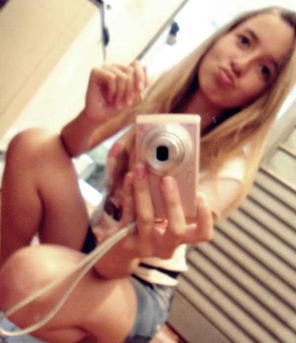 Ioolaandaa's tweet photo. Mexer com o homem dos outros, eu acho isso um esculacho ♪ http://t.co/KK5HsFJG