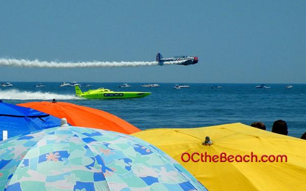OceanCity's tweet photo. Picture of the Airplane vs. Boat race at the @OCAirshow in @OceanCity - Interesting contenders. #GoFast #GoVeryFast http://t.co/Nd0c4K9o