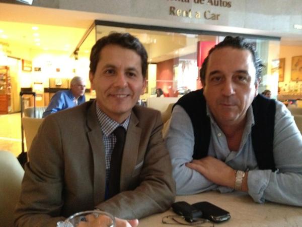 fsolerfe's tweet photo. En Guadalajara  con el Dr.  Fernando Aguilera de Mexicali q esperamos q venga a FacoElche 2012 http://t.co/doFGQGrM