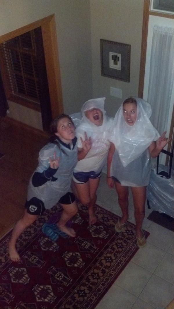 odriscoll_erin3's tweet image. Look what we picked up on the side of the roaddd.. #rainrunners #cutiesss